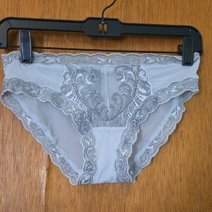 Natori Elegant Gray Lace Women's Panties Bikini Medium NWT